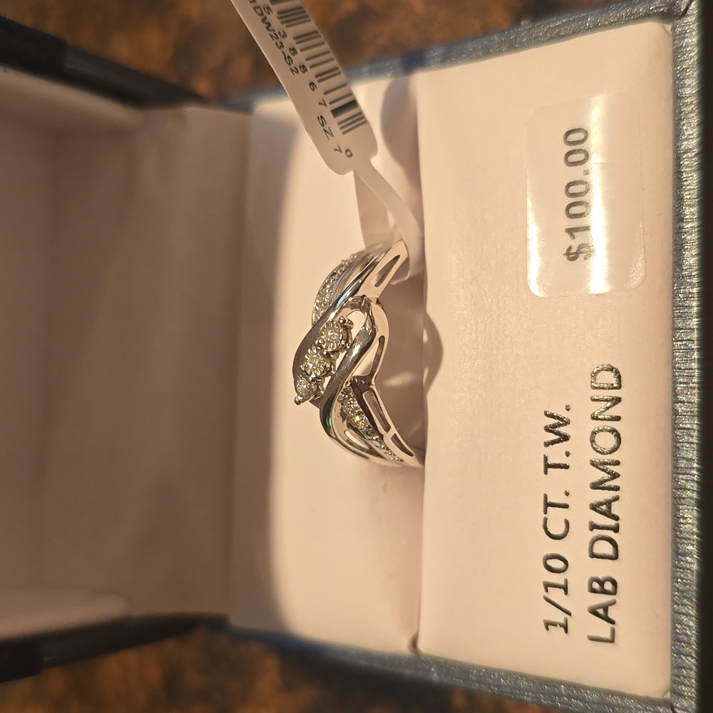 STERLING SILVER 1/10 CTTW LAB CREATED DIAMOND FASHION RING SIZE 7